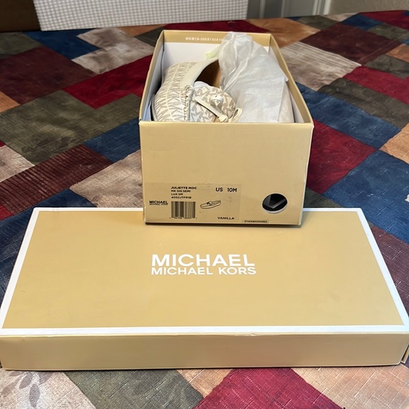 Michael Kors Juliette Logo Loafers - Picture 1 of 5